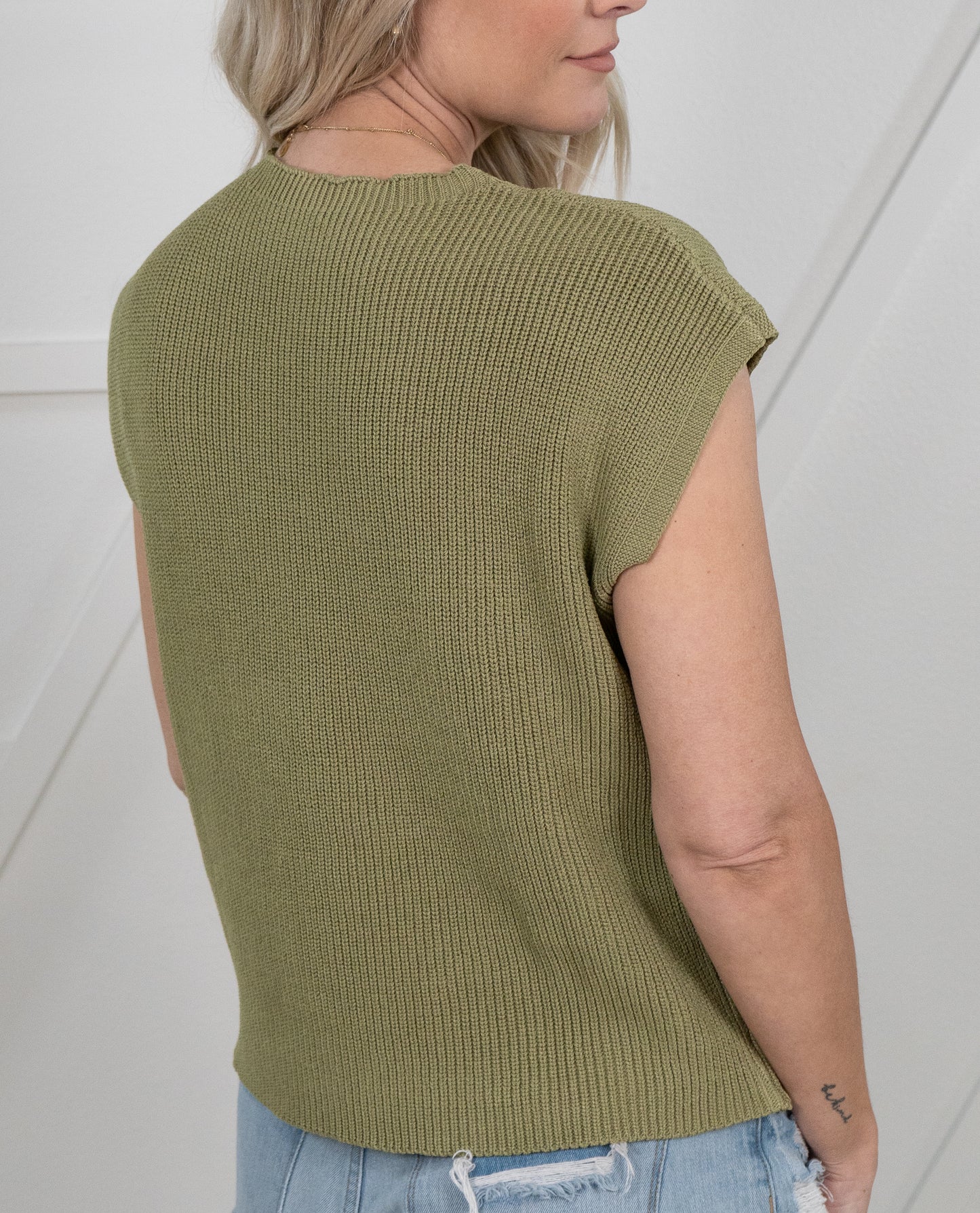 Round Neck Short Sleeve Sweater
