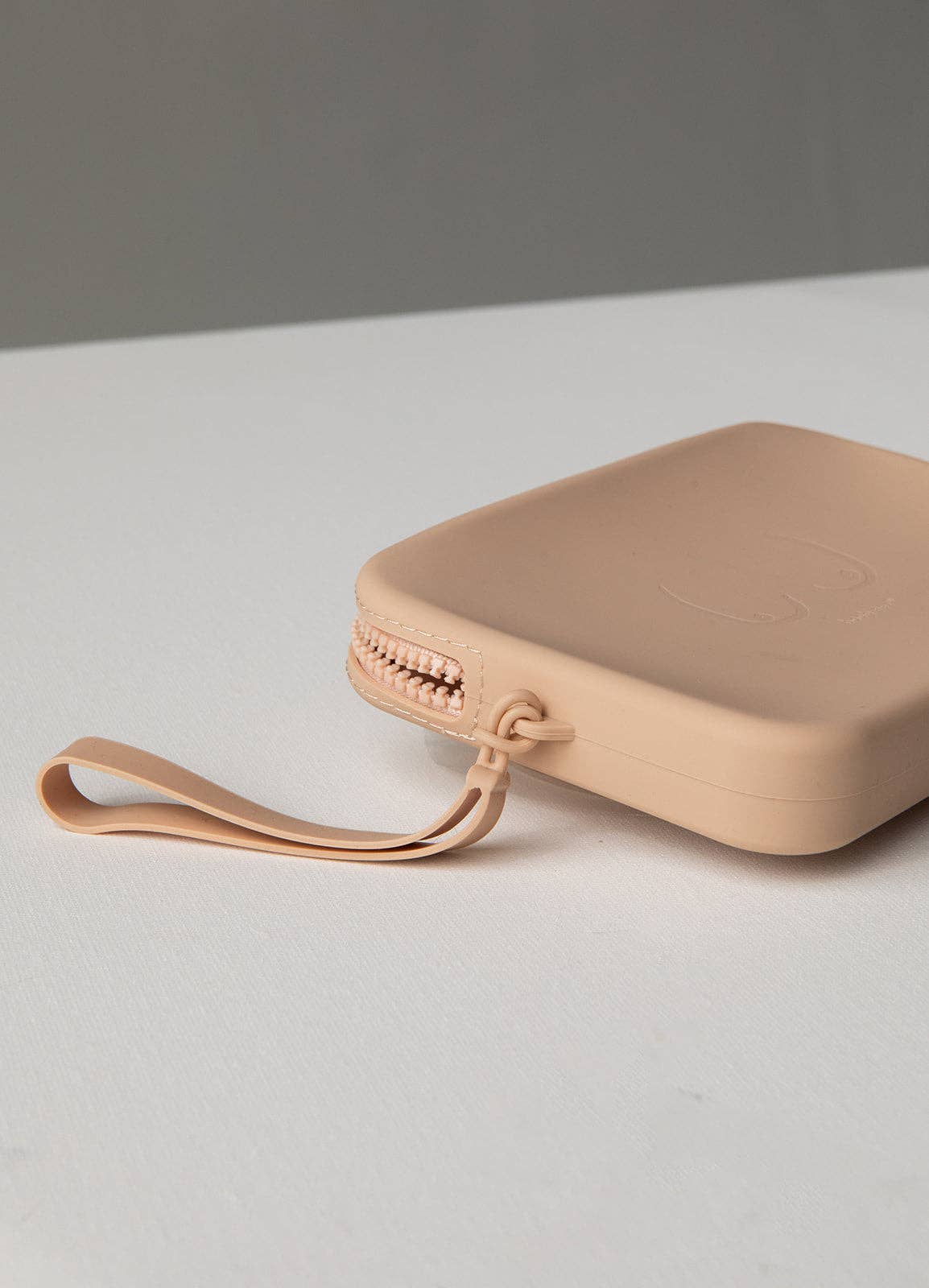 Adhesive Stick-on Bra with Silicone Travel Case