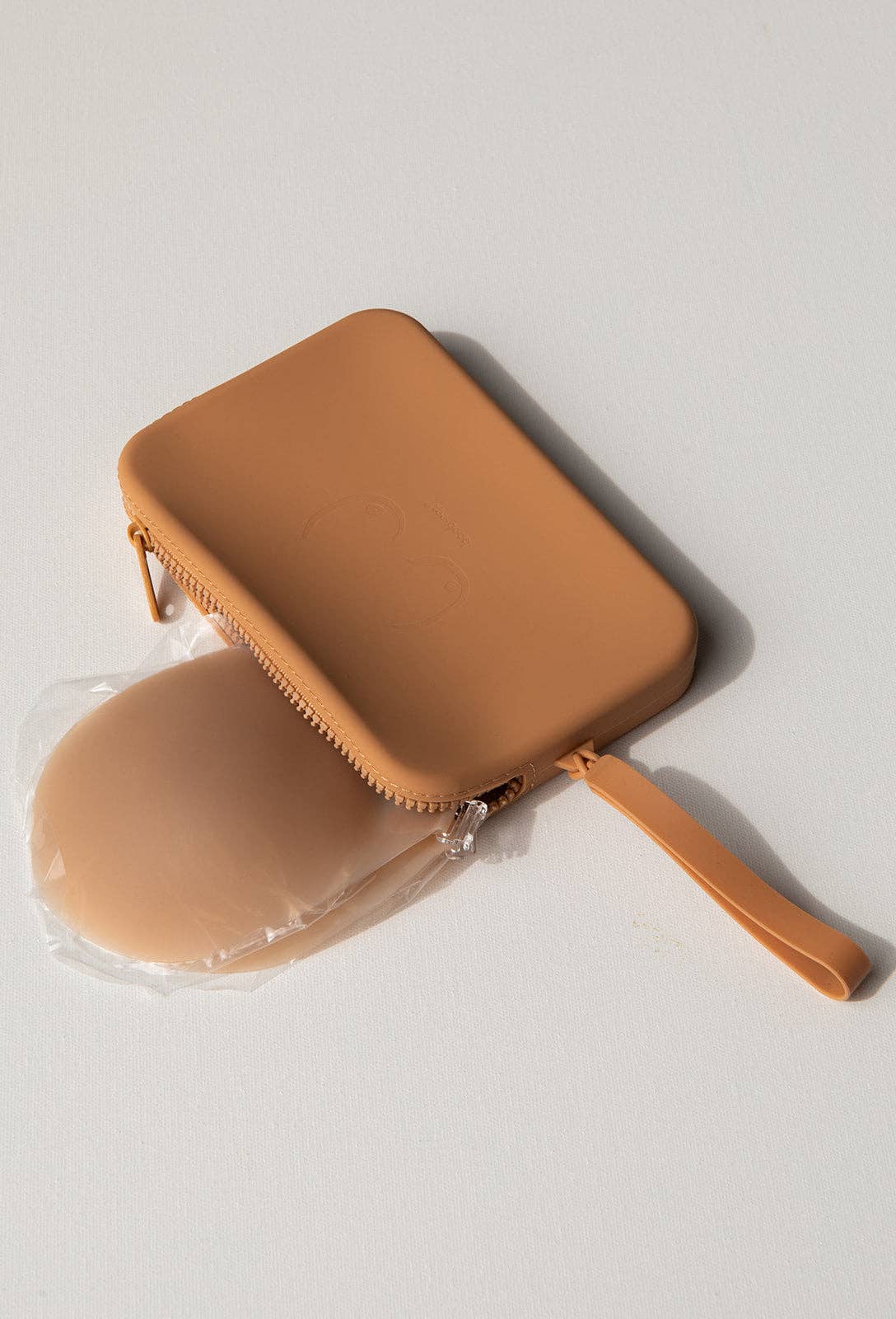 Adhesive Stick-on Bra with Silicone Travel Case